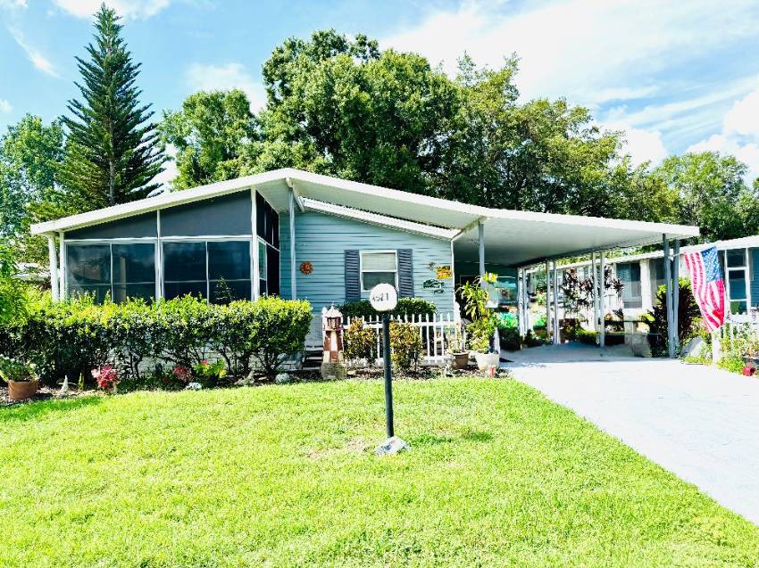 Lakeland, FL Mobile Home for Sale located at 4521 Alpine Drive Schalamar Creek Golf And Country Club